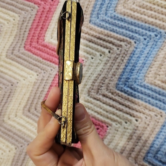 Beautiful vintage hand stitch mini purse - Picture 14 of 15